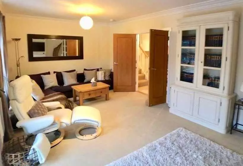 Spacious House In Jericho Oxford