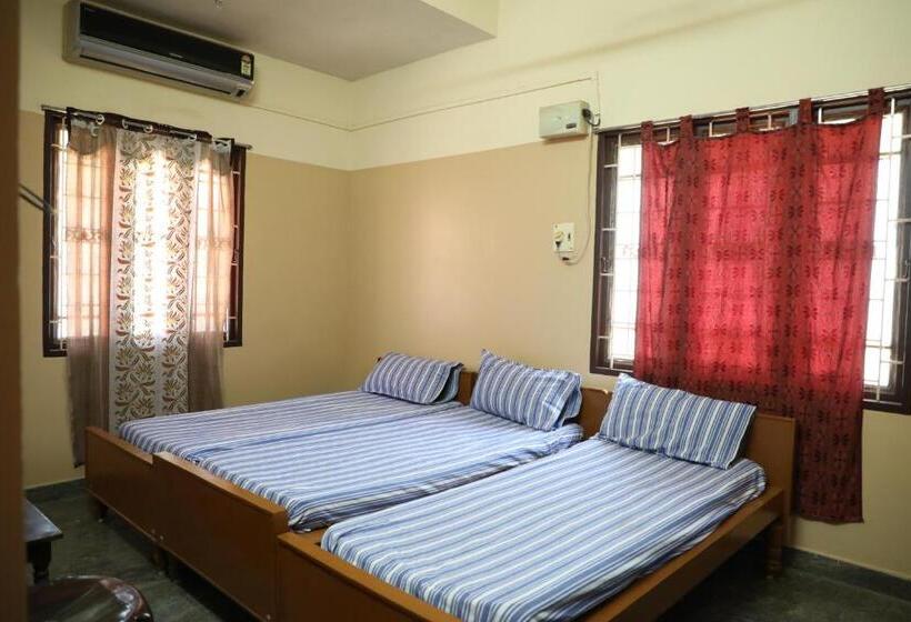 Szálloda R. Ve. R Residency