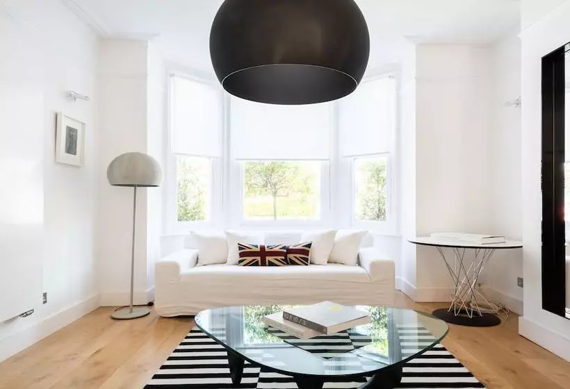 The Latimer Road Escape  Modern 4bdr House With Garden