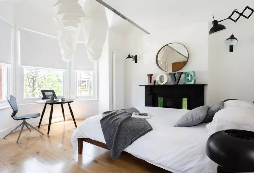 The Latimer Road Escape  Modern 4bdr House With Garden