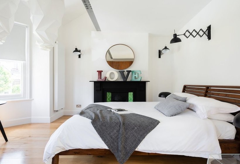 The Latimer Road Escape  Modern 4bdr House With Garden