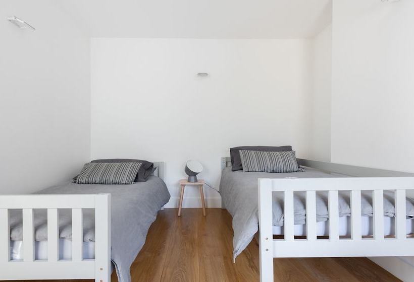 The Latimer Road Escape  Modern 4bdr House With Garden