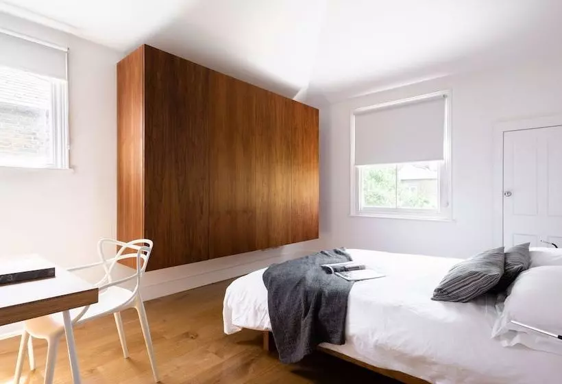 The Latimer Road Escape  Modern 4bdr House With Garden