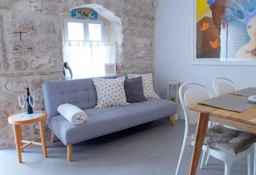 Dolce Vita Stone House Hvar