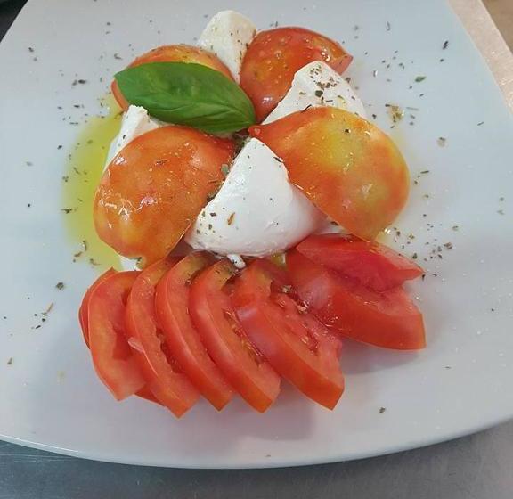 פונדק Papaveri E Grano