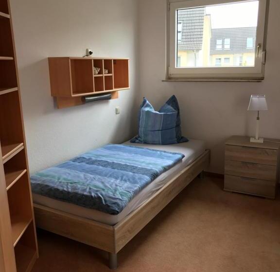 Messe Cgn/dus Großräumige Wohnung In Guter Verkehrslage