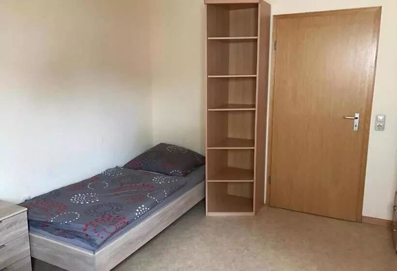 Messe Cgn/dus Großräumige Wohnung In Guter Verkehrslage