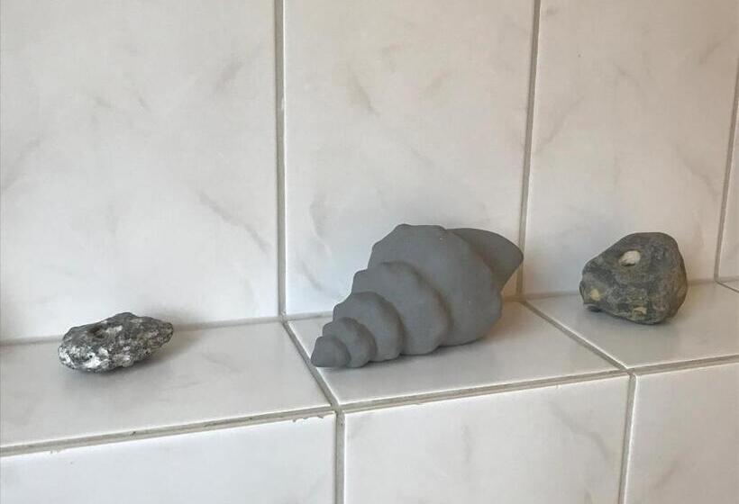 Messe Cgn/dus Großräumige Wohnung In Guter Verkehrslage