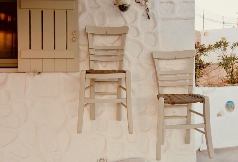 פנסיון Aeris Suites