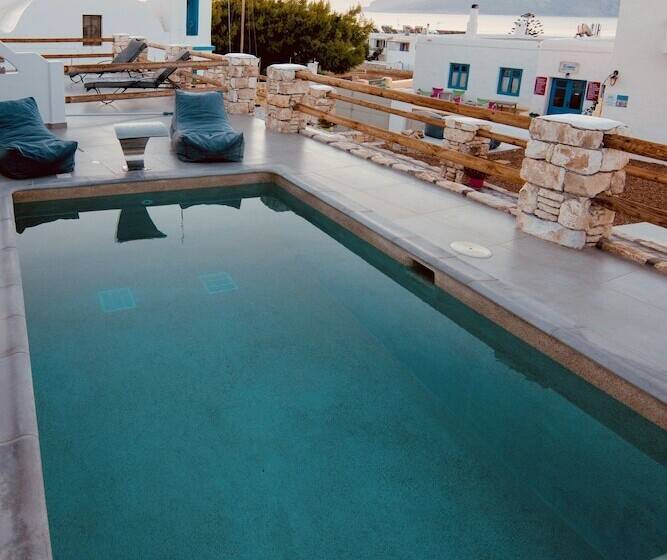 פנסיון Aeris Suites