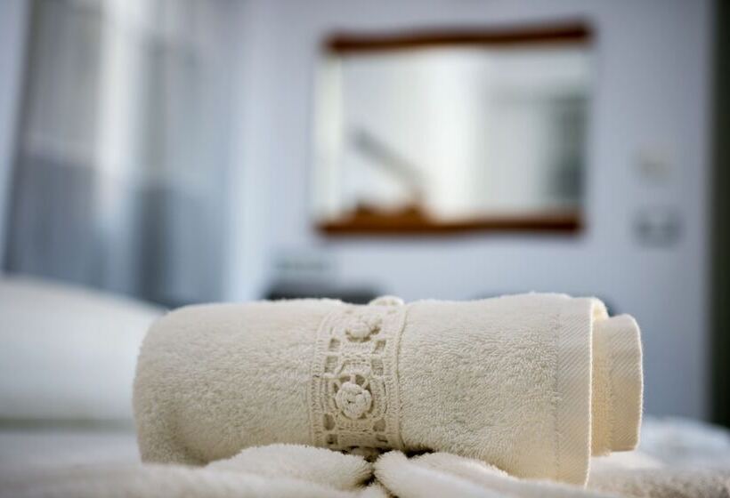 פנסיון Aeris Suites