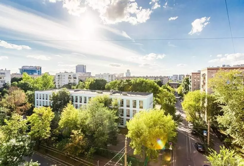 Apartment On Bolshoy Kondratievskiy 4