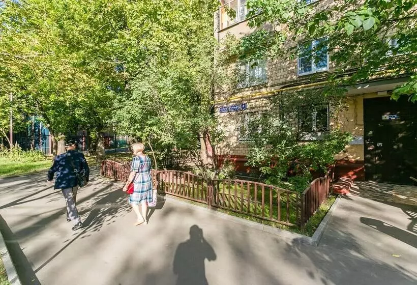 Apartment On Bolshoy Kondratievskiy 4