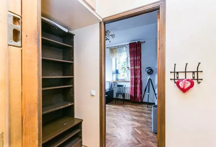 Apartment On Bolshoy Kondratievskiy 4