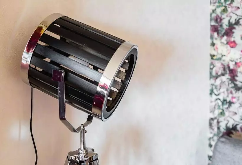 Apartment On Bolshoy Kondratievskiy 4