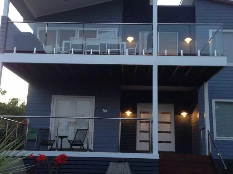 Casa Azzura   Beachside Entertainer