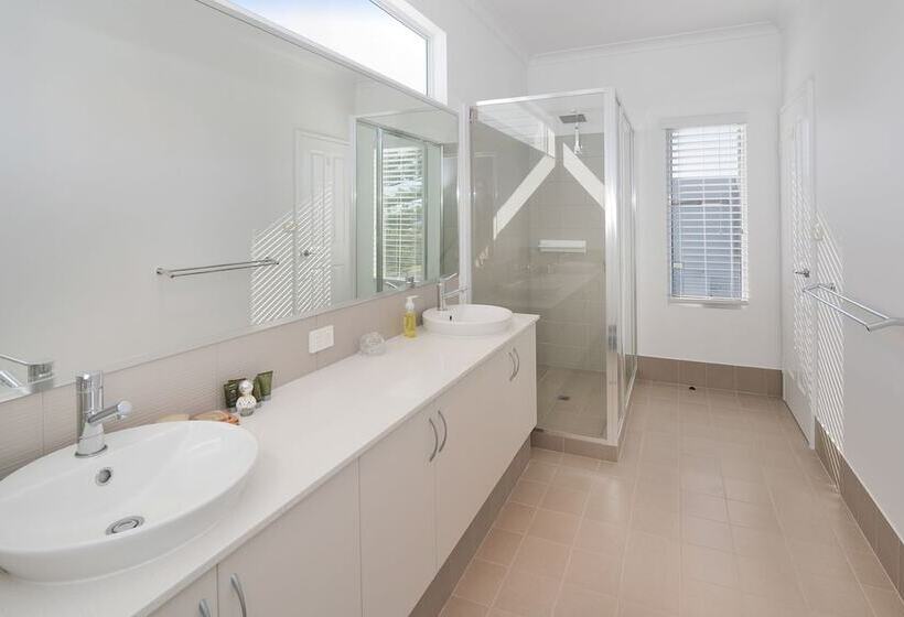 Casa Azzura   Beachside Entertainer