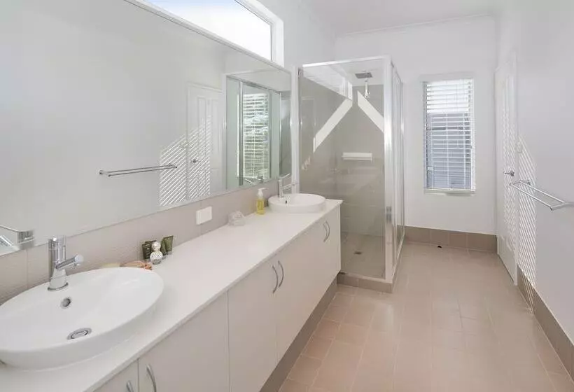 Casa Azzura   Beachside Entertainer