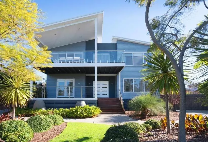 Casa Azzura   Beachside Entertainer