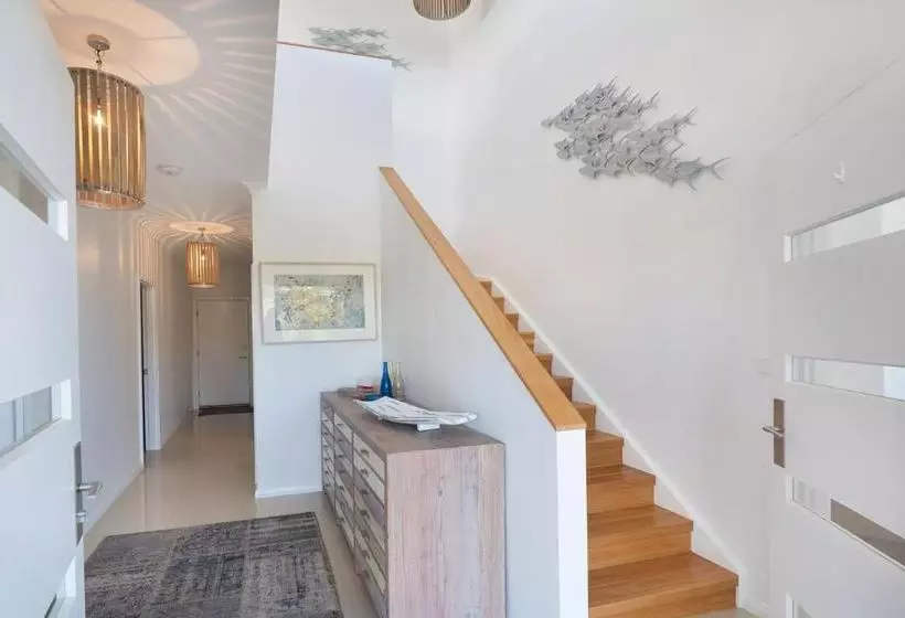 Casa Azzura   Beachside Entertainer