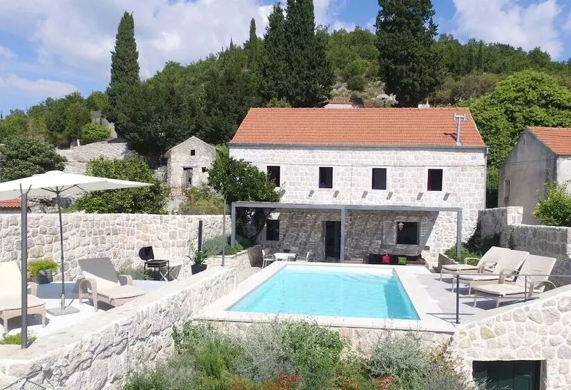 Hedera Estate, Villa Hedera Viii