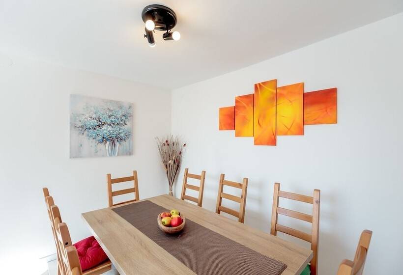 Hedera Estate, Villa Hedera Viii