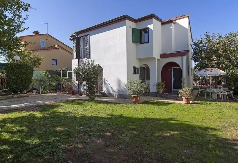 Apartments Ana Valbandon