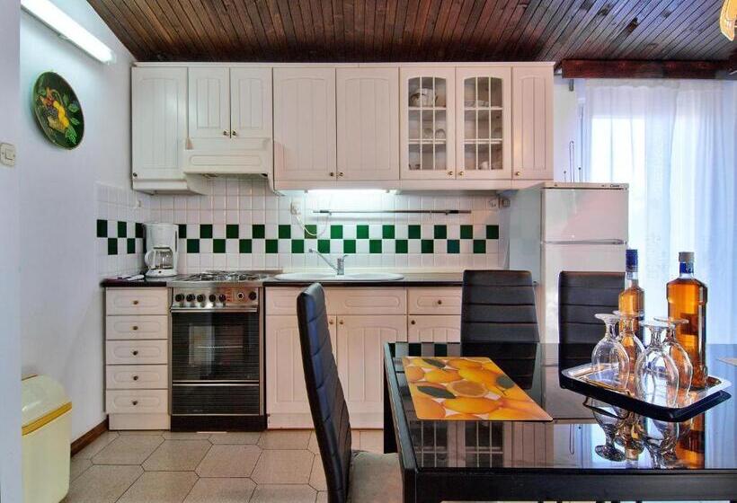 Apartments Ana Valbandon