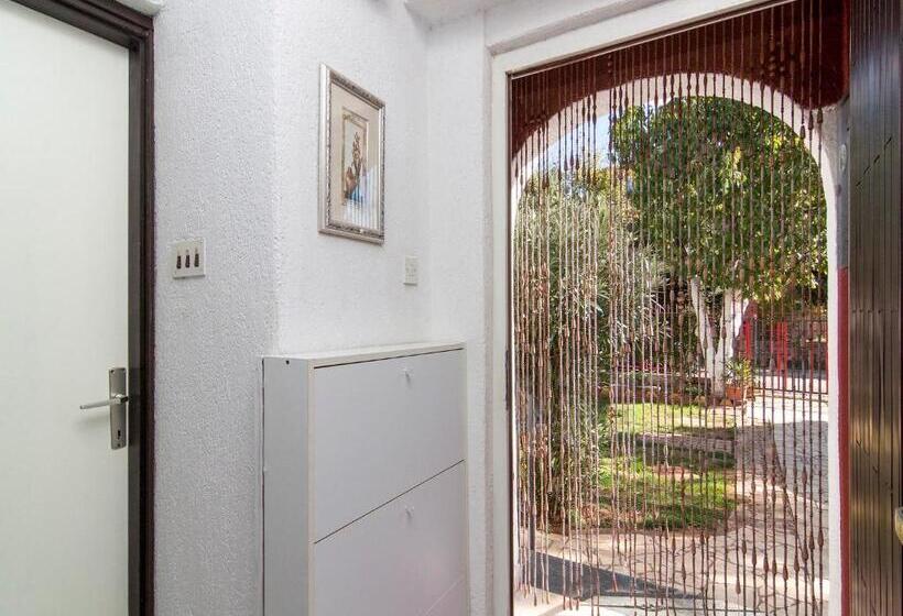 Apartments Ana Valbandon