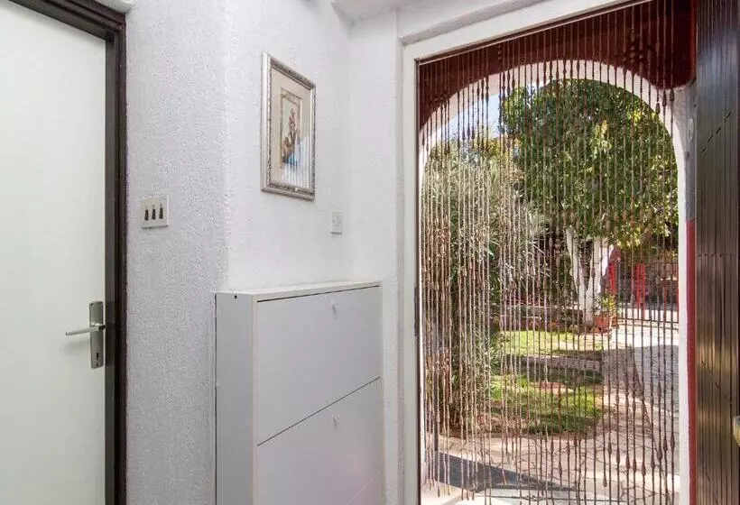 Apartments Ana Valbandon