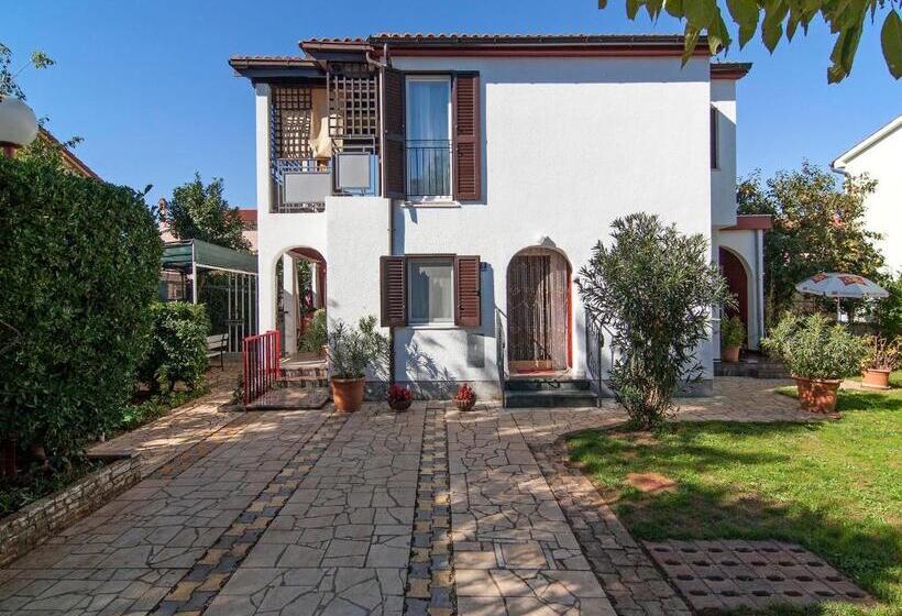 Apartments Ana Valbandon