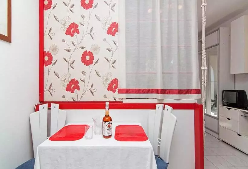 Apartments Ana Valbandon