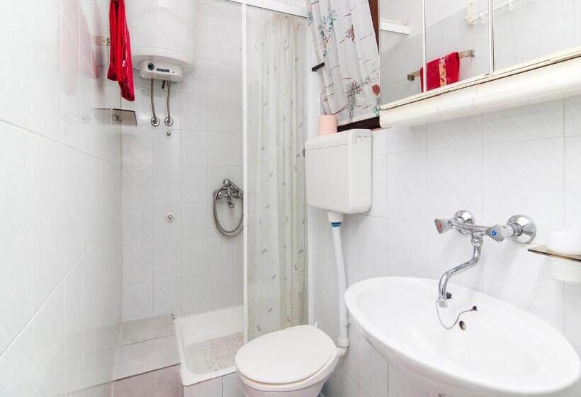 Apartments Ana Valbandon