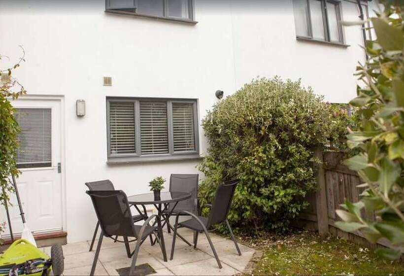 Fabulous House Very Near Charlestown Harbour