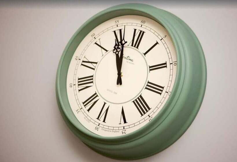 Fabulous House Very Near Charlestown Harbour