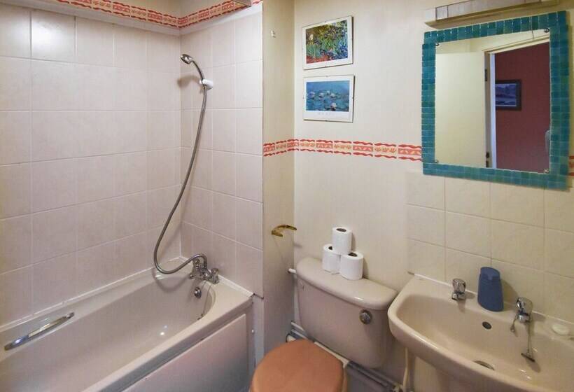 Large 3 Bed Sleep 6 Central Mk