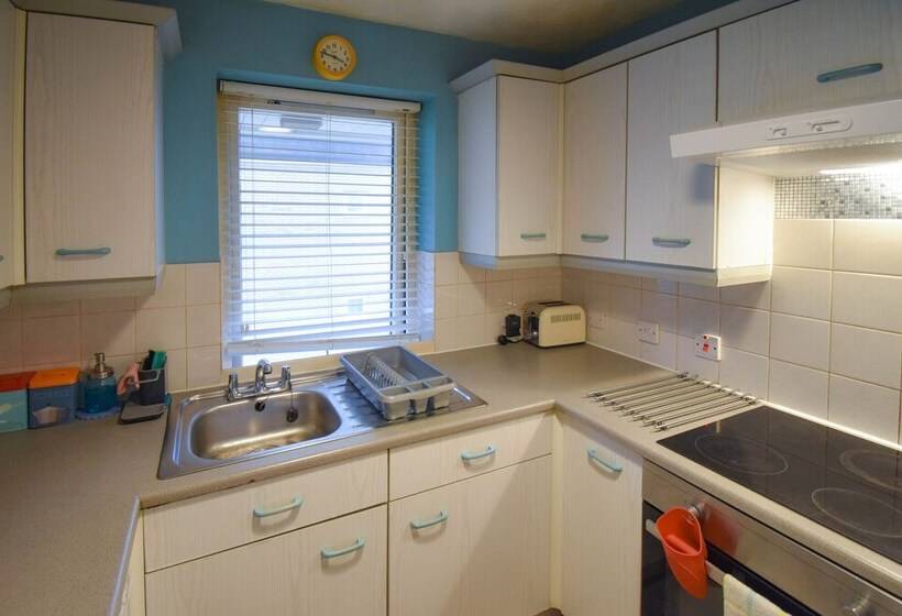 Large 3 Bed Sleep 6 Central Mk