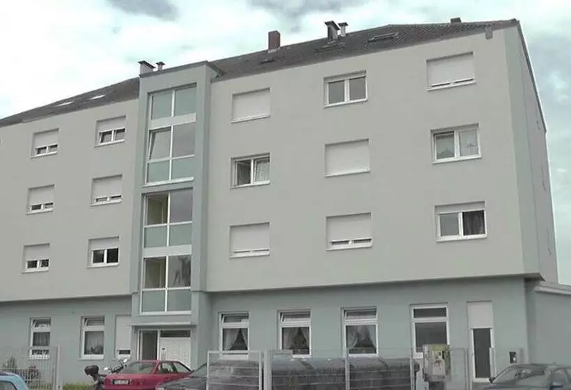 ペンション Monteurzimmer Viernheimmannheim