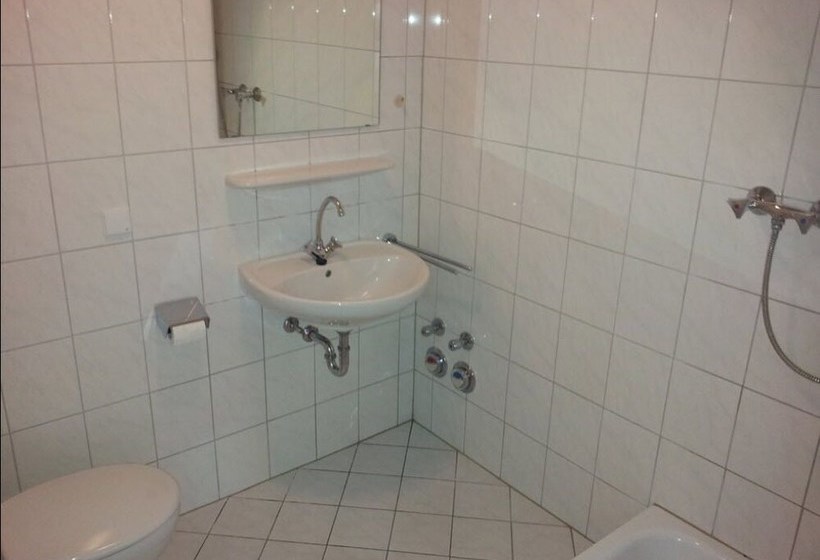 Пансион Monteurzimmer Viernheimmannheim