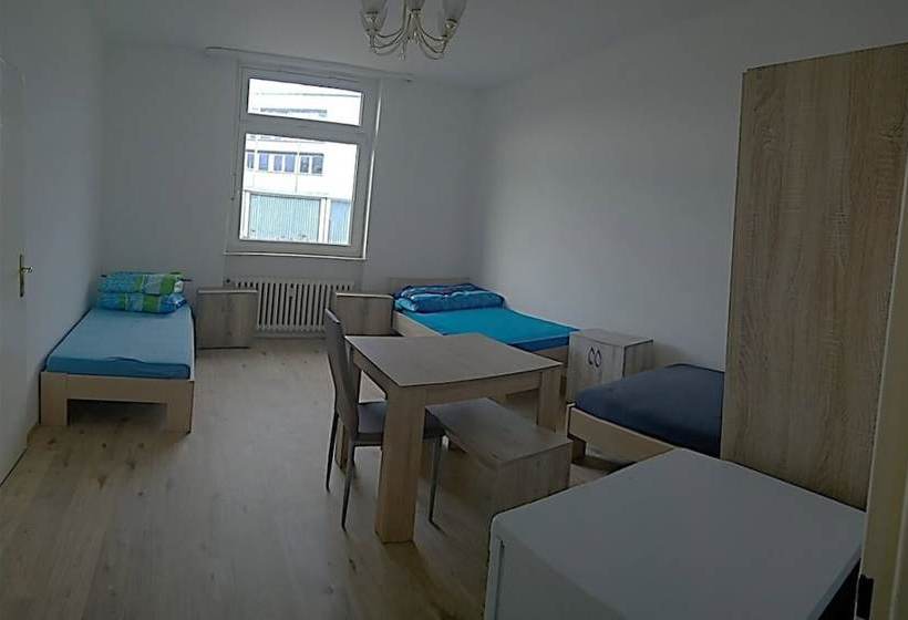 Пансион Monteurzimmer Viernheimmannheim