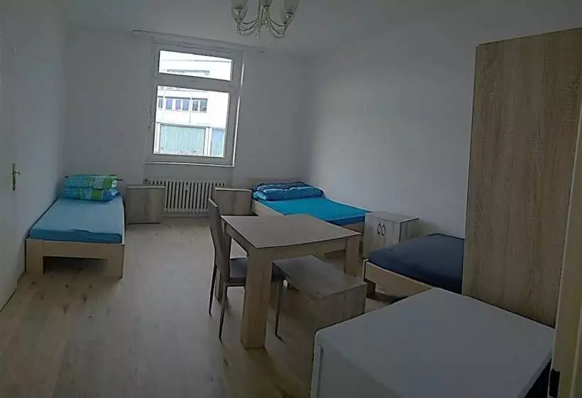 ペンション Monteurzimmer Viernheimmannheim