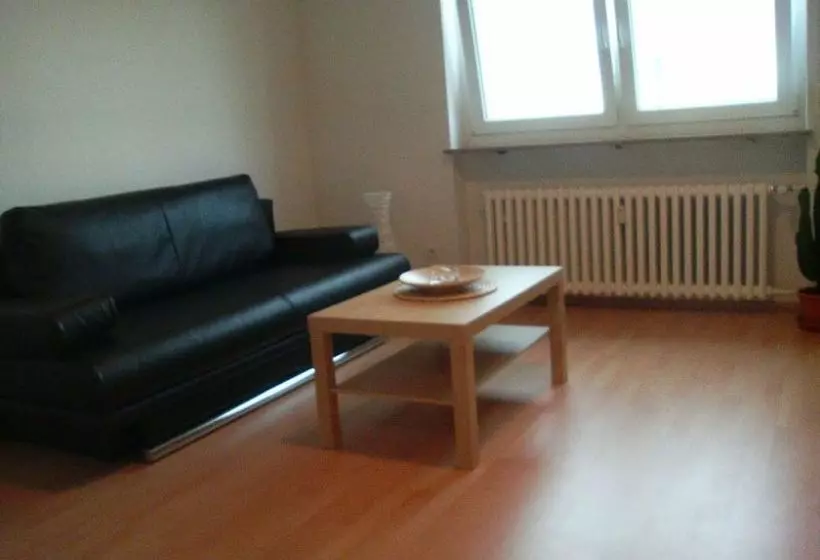 ペンション Monteurzimmer Viernheimmannheim