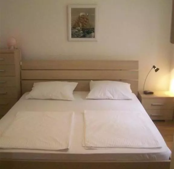 Studio Tina2683