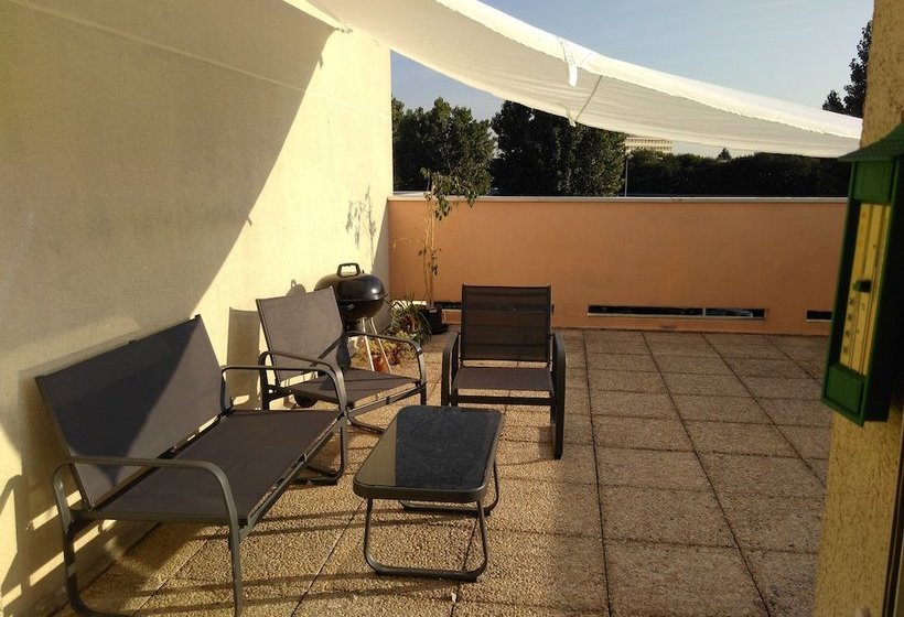 Appartement 2 Pièces Avec Grande Terrasse
