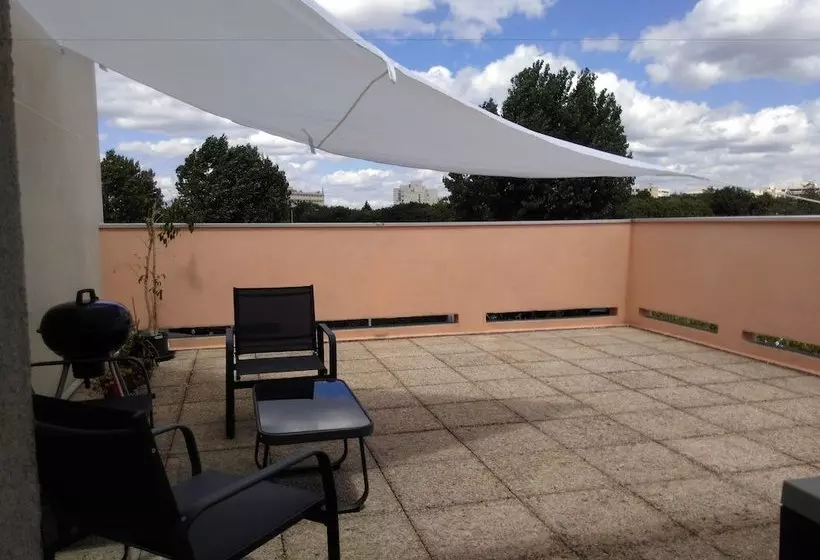 Appartement 2 Pièces Avec Grande Terrasse