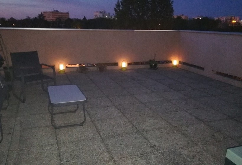 Appartement 2 Pièces Avec Grande Terrasse