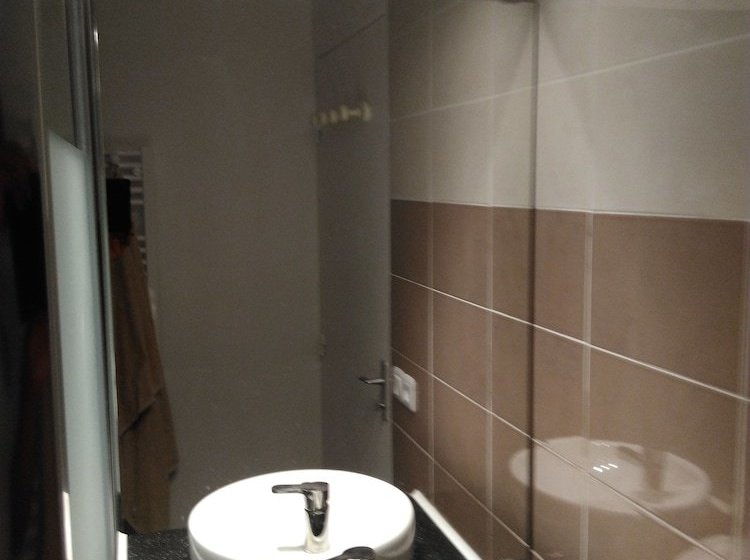 Appartement 2 Pièces Avec Grande Terrasse