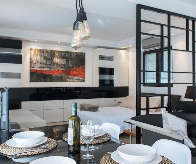 Fabulous Sea View Apartment