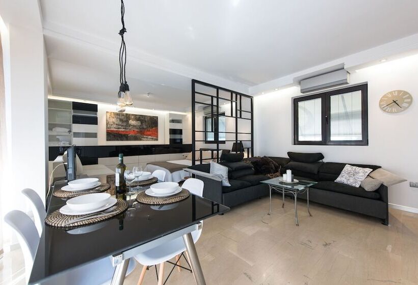 Fabulous Sea View Apartment