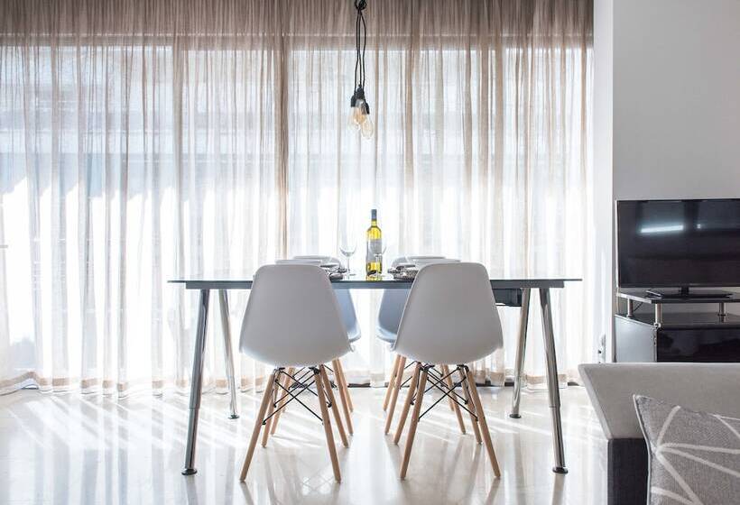 Fabulous Sea View Apartment